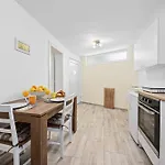 Valkane Апартаменти *