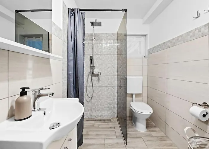 Valkane Apartman Póla